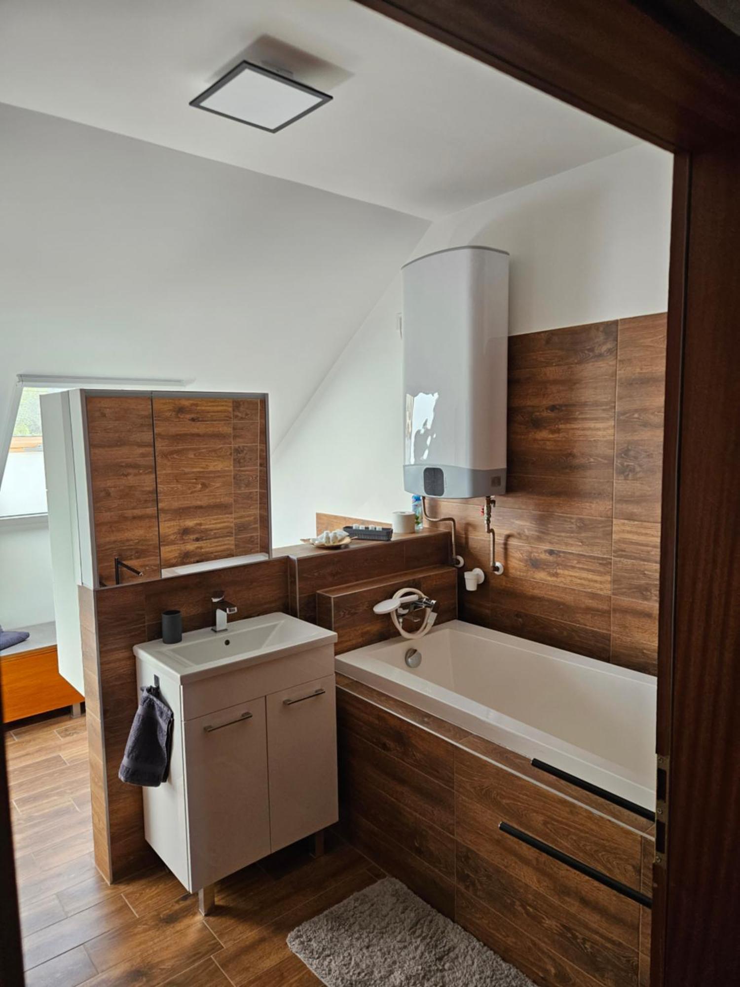 Apartmán Toelgyes Apartmanhaz