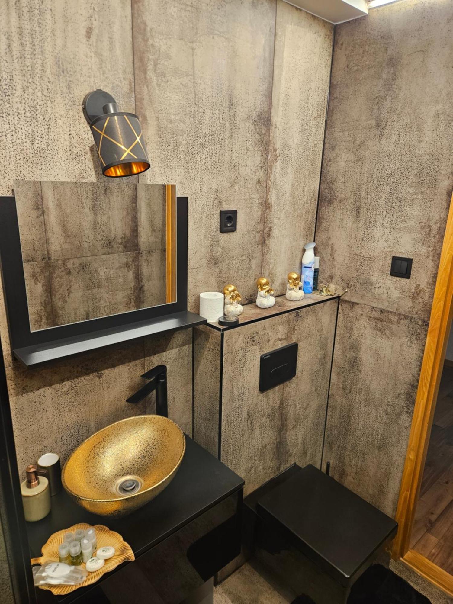 Toelgyes Apartmanhaz Apartmán *