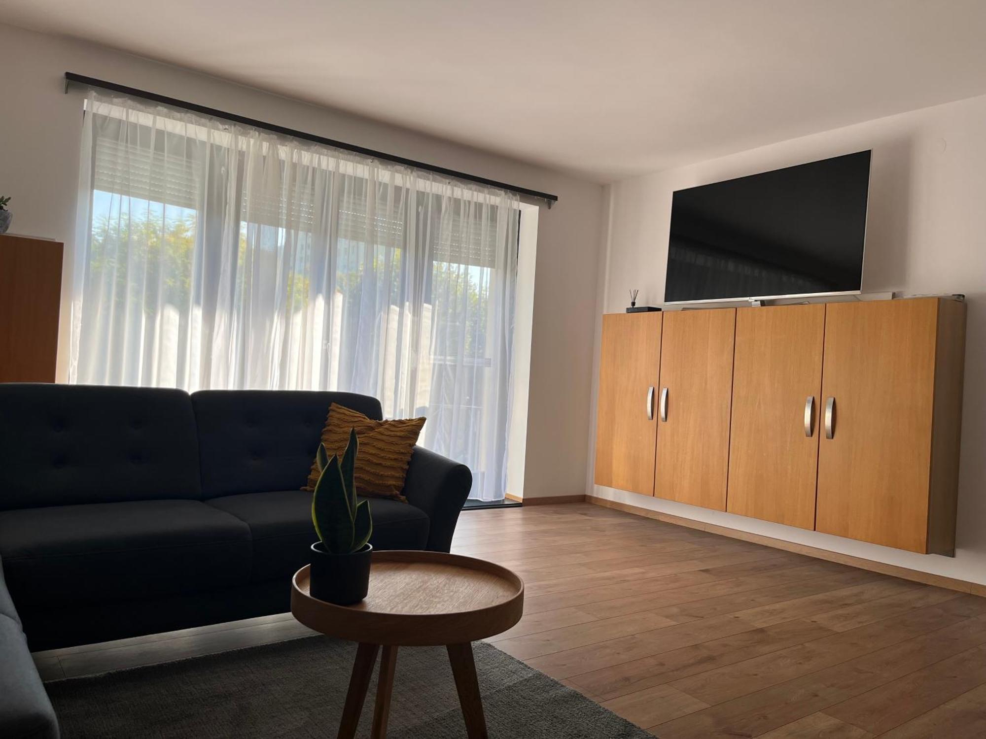 Toelgyes Apartmanhaz
