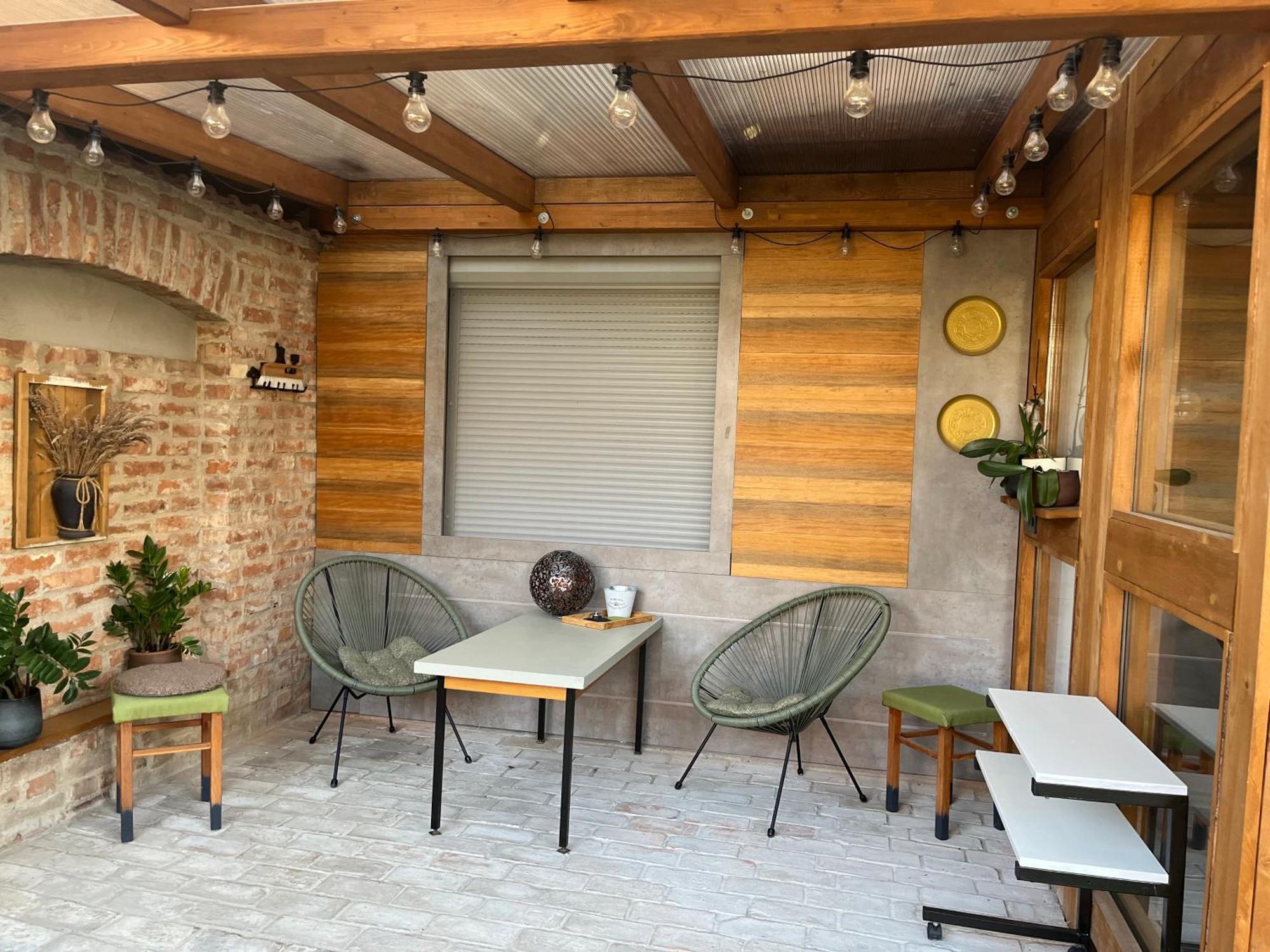 Toelgyes Apartmanhaz